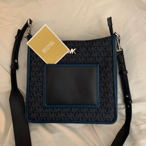 Michael Kors Messenger Bag
